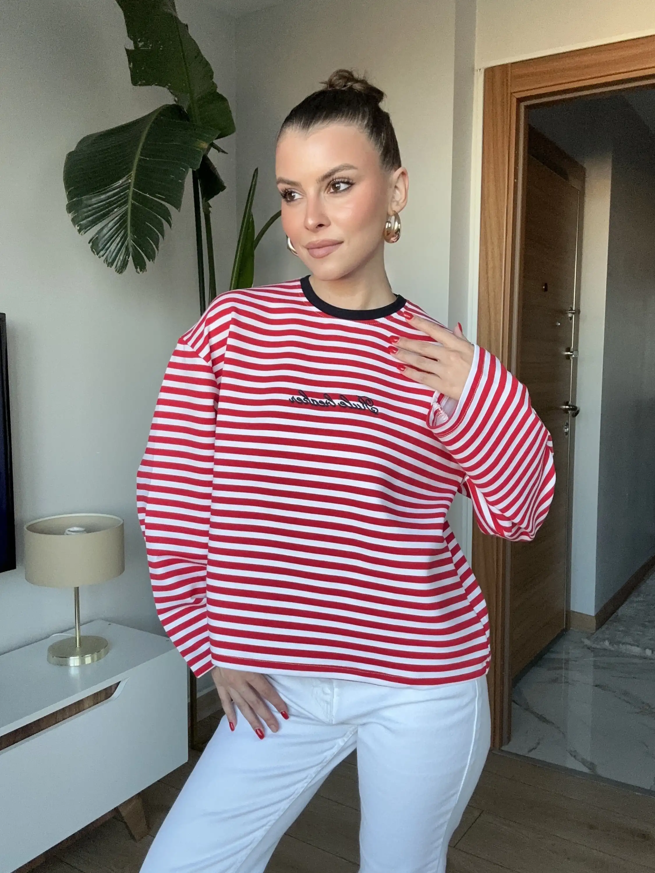 İNCE ÇİZGİLİ TİPOGRAFİ YAZILI SWEATSHİRT-KIRMIZI