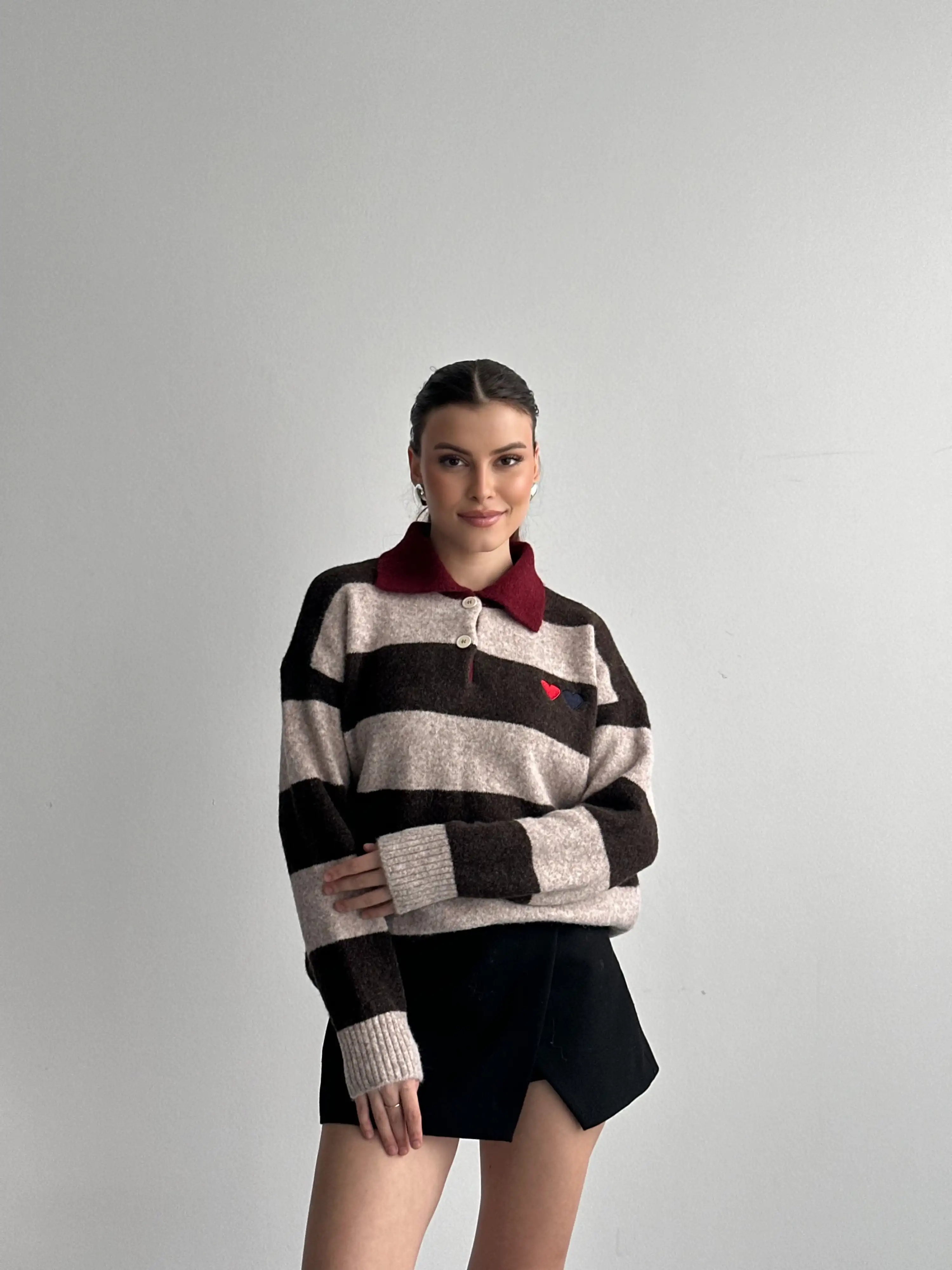 KALP NAKIŞLI ÇİZGİLİ TRİKO KAZAK-KAHVE