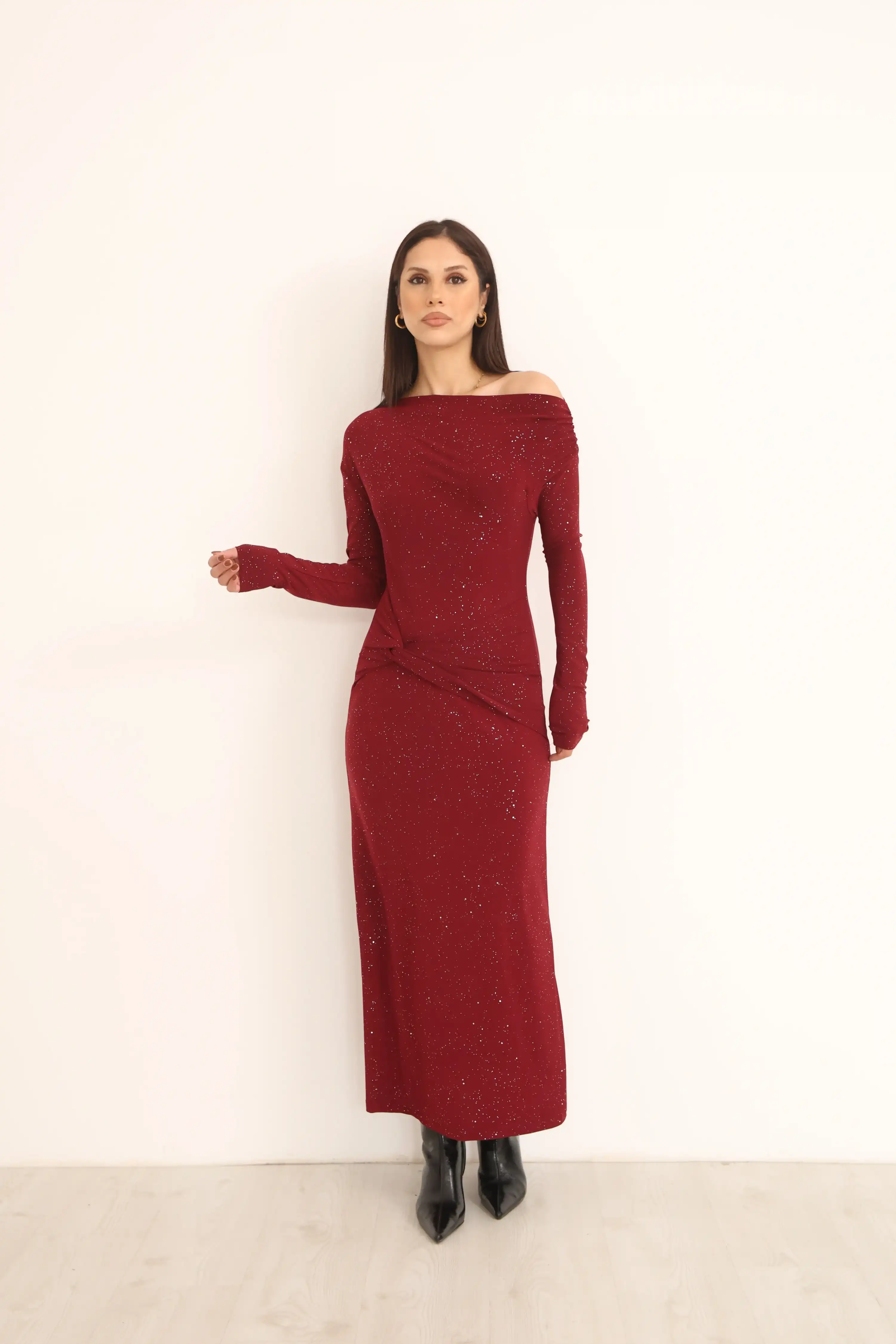 KAYIK YAKA BEL DETAYLI SİMLİ ELBİSE-BORDO