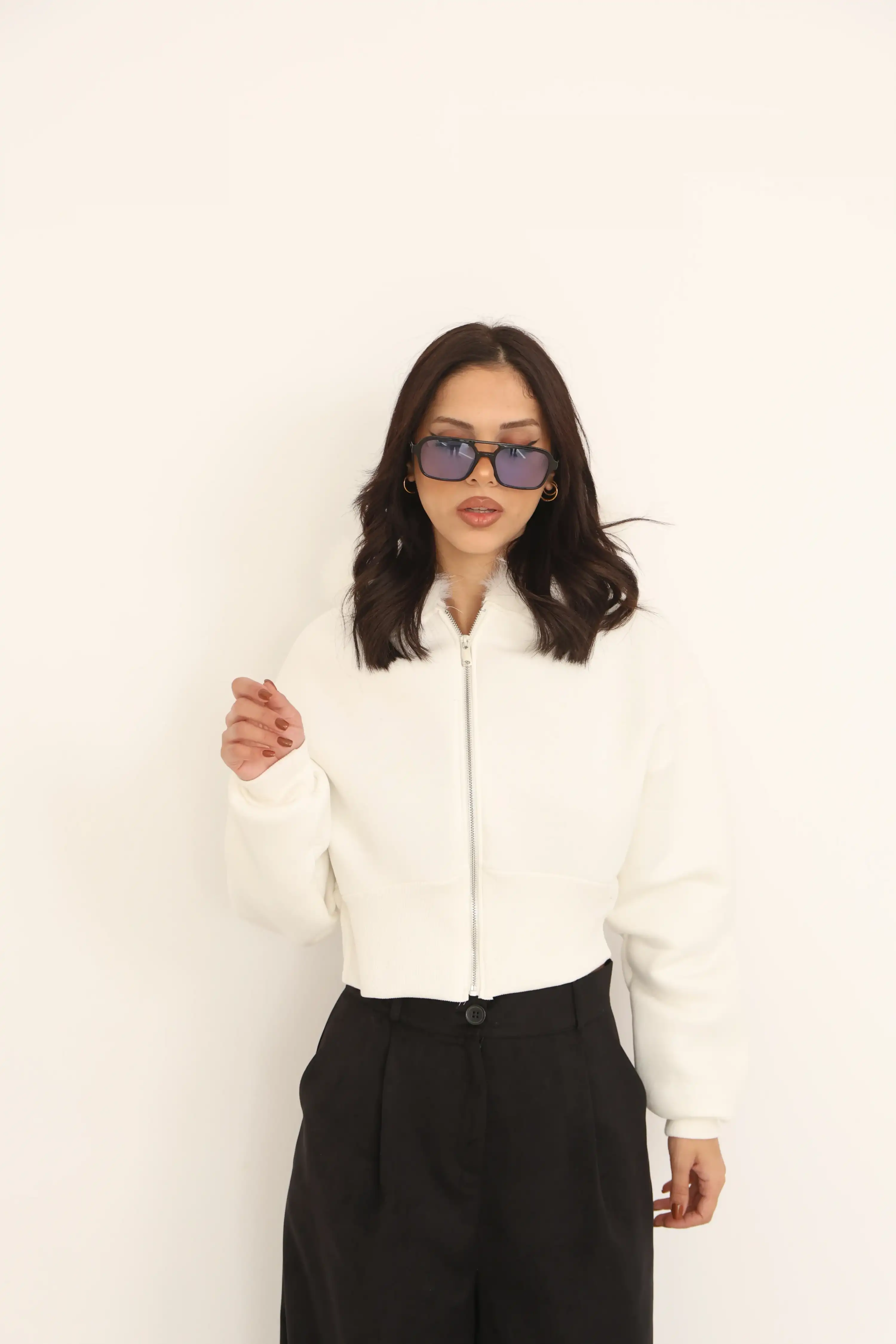 KÜRKLÜ FERMUAR KAPAMALI BOMBER HIRKA-BEYAZ