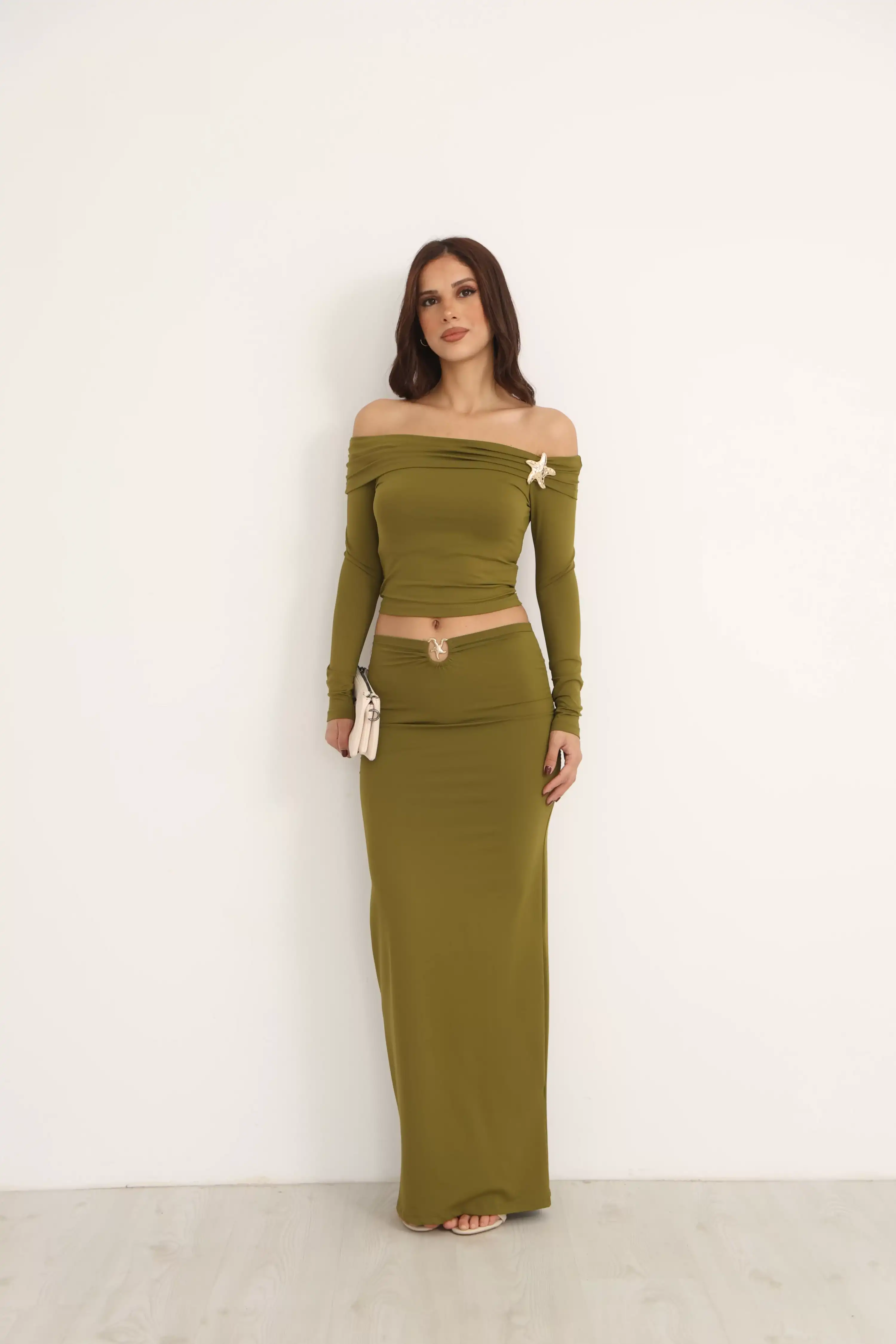 MADONNA YAKA BROŞLU ETEKLİ TAKIM-YEŞİL