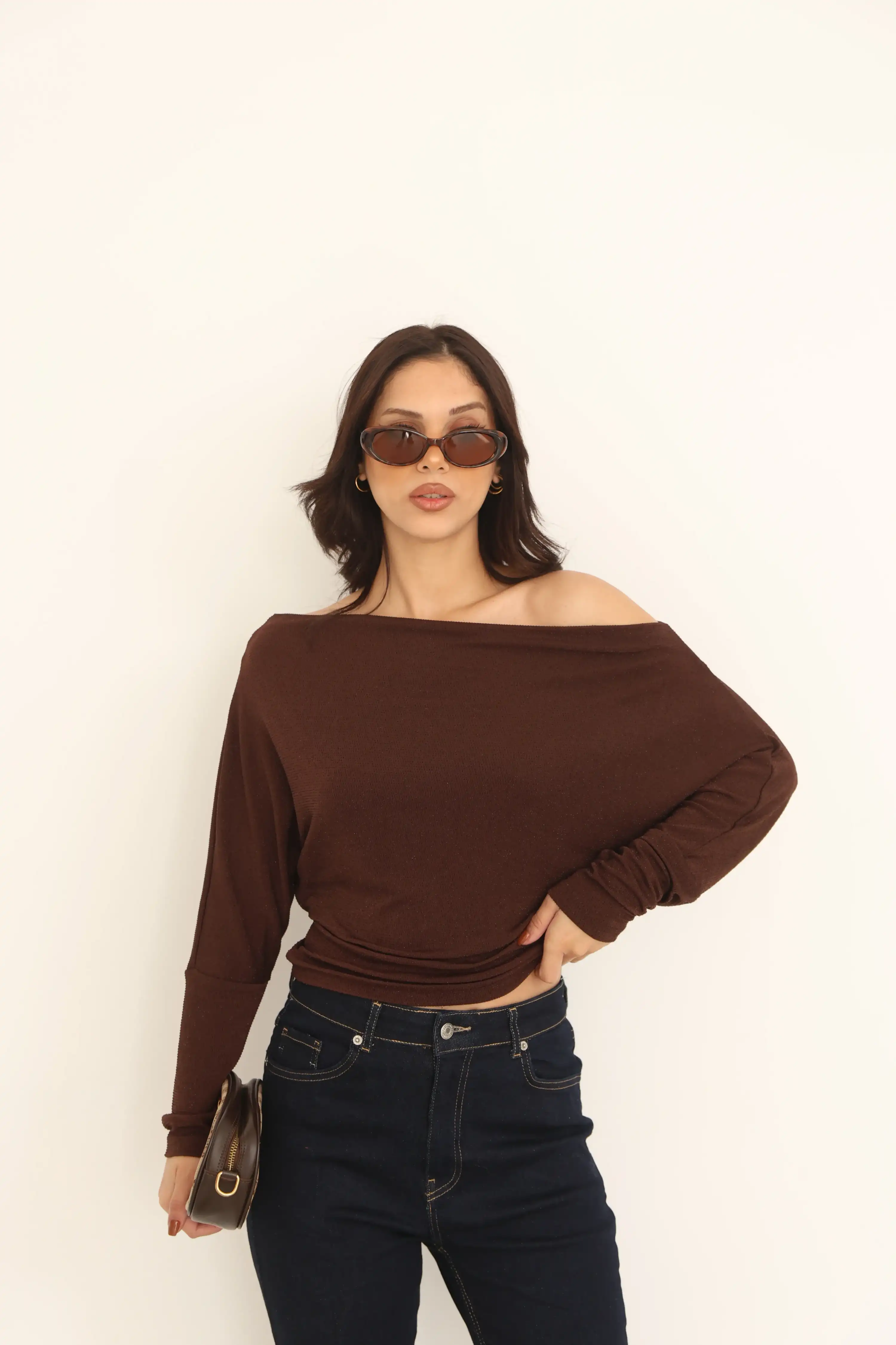 OMUZ DETAYLI BLUZ-KAHVE