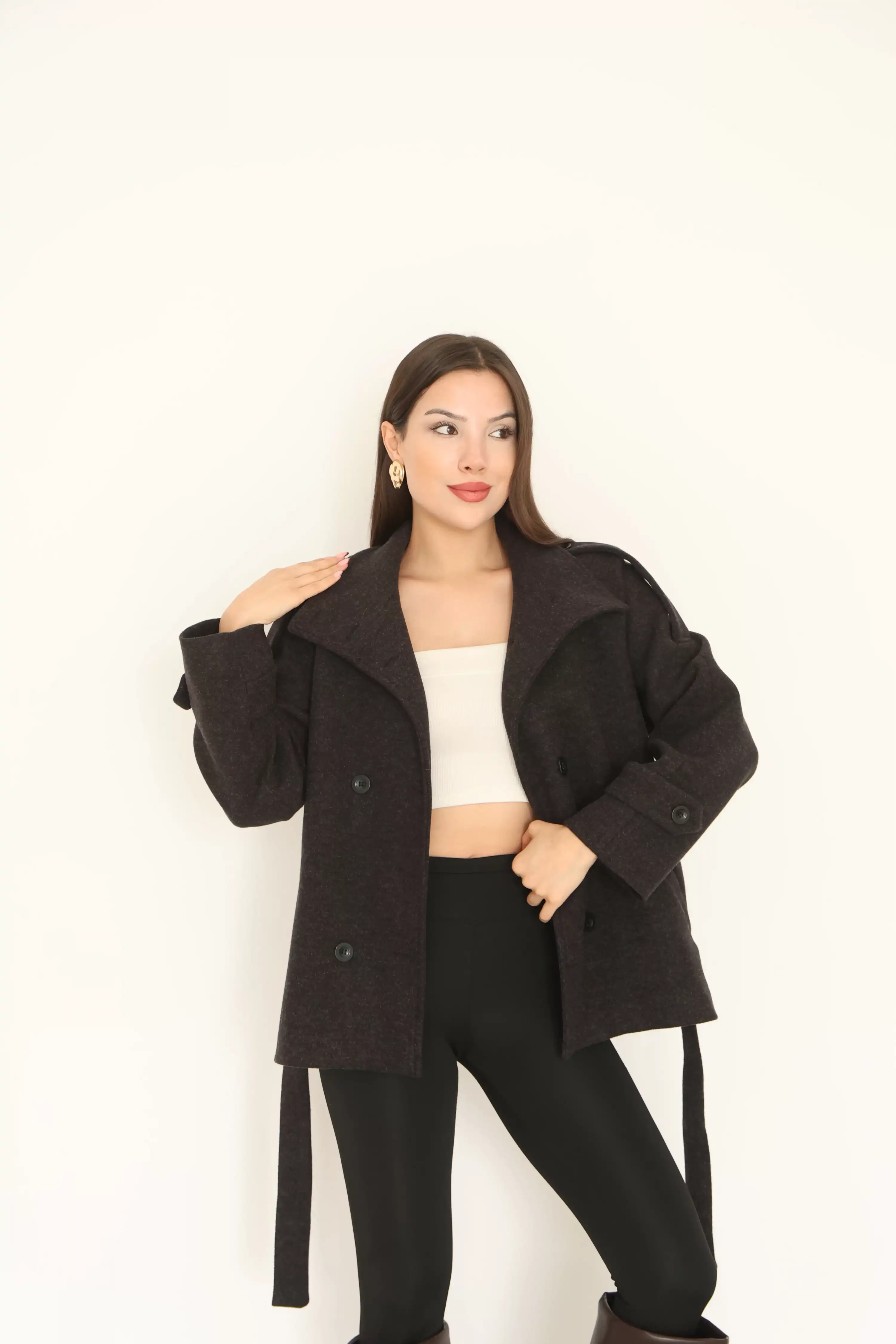 ÖNÜ DÜĞMELİ KUŞAKLI KISA KAŞE KABAN-ANTRASİT