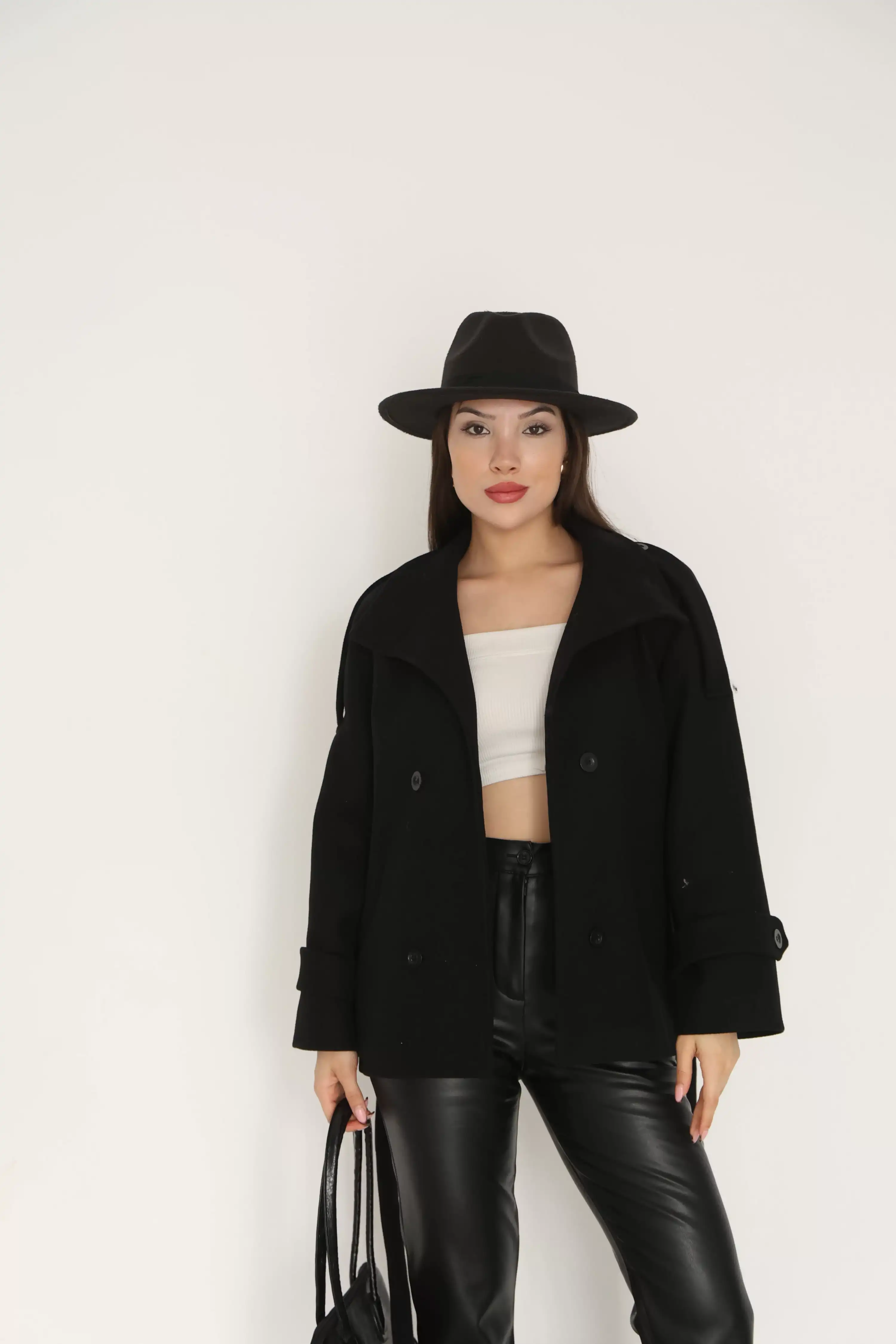 ÖNÜ DÜĞMELİ KUŞAKLI KISA KAŞE KABAN-SİYAH