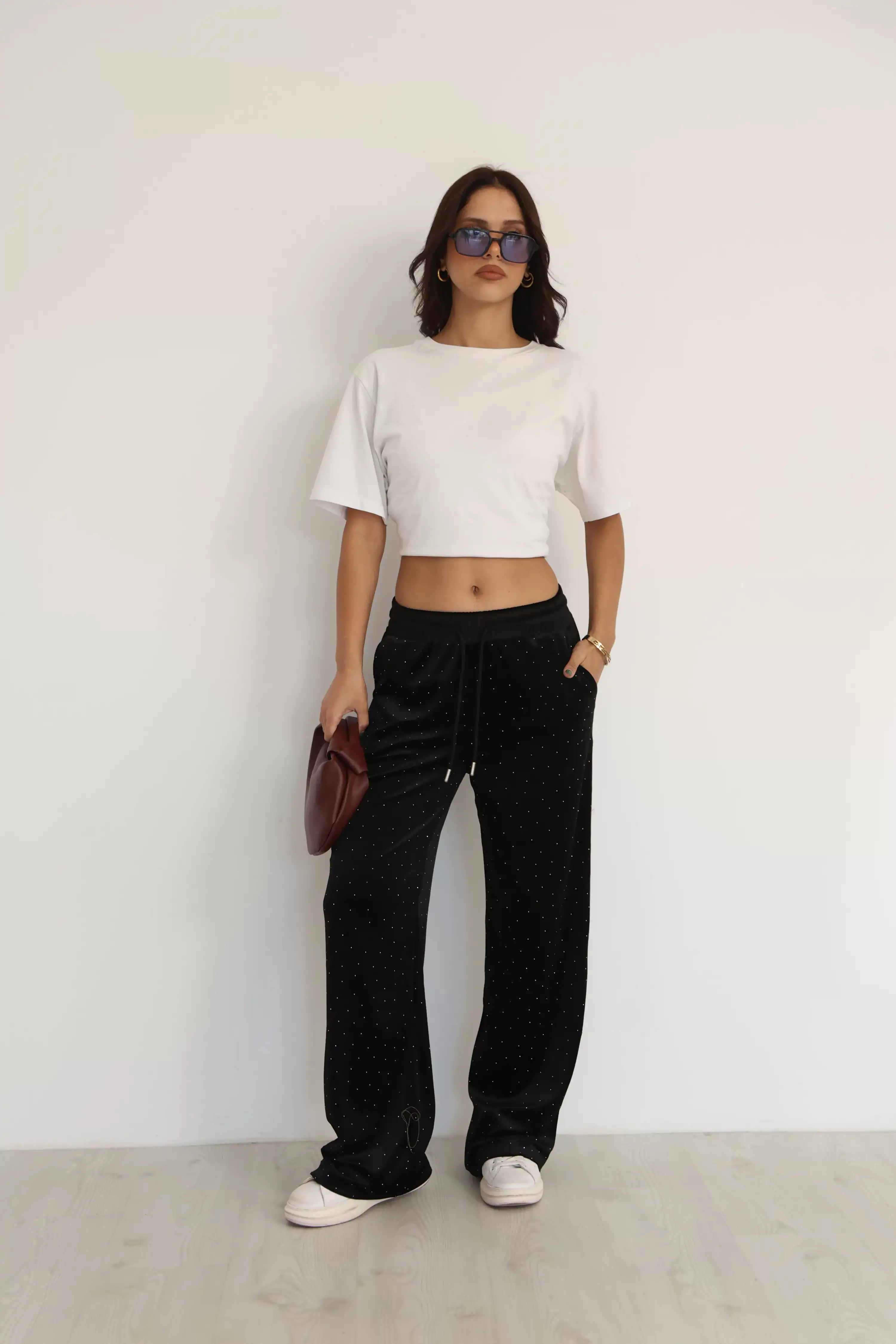 TAŞ DETAYLI BOL PAÇA PANTOLON-SİYAH