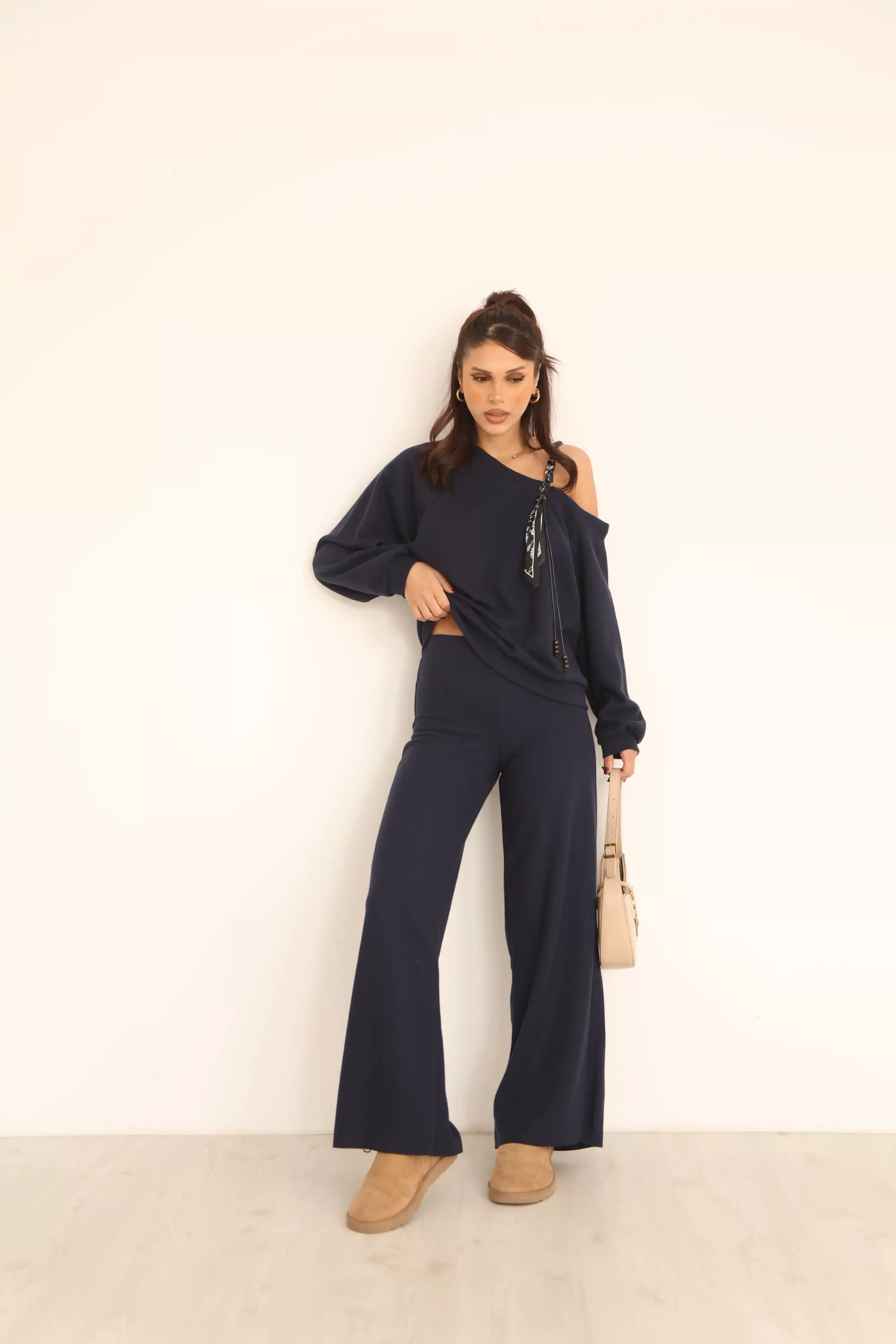 TEK OMUZ ŞAL DETAYLI SELANİK TAKIM-LACİVERT