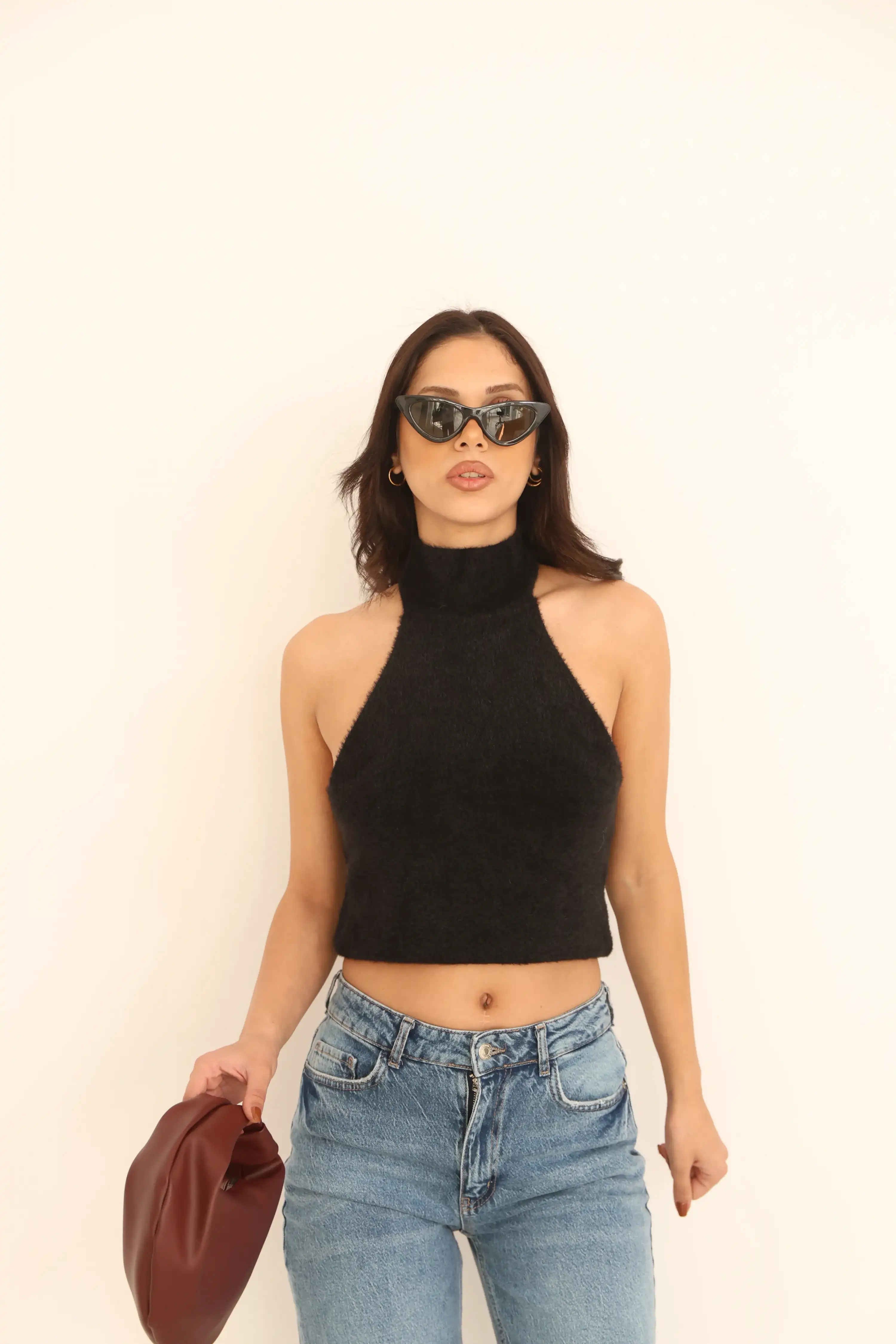 TÜYLÜ BOYUNDAN BAĞLAMALI ÖRGÜ BLUZ-SİYAH