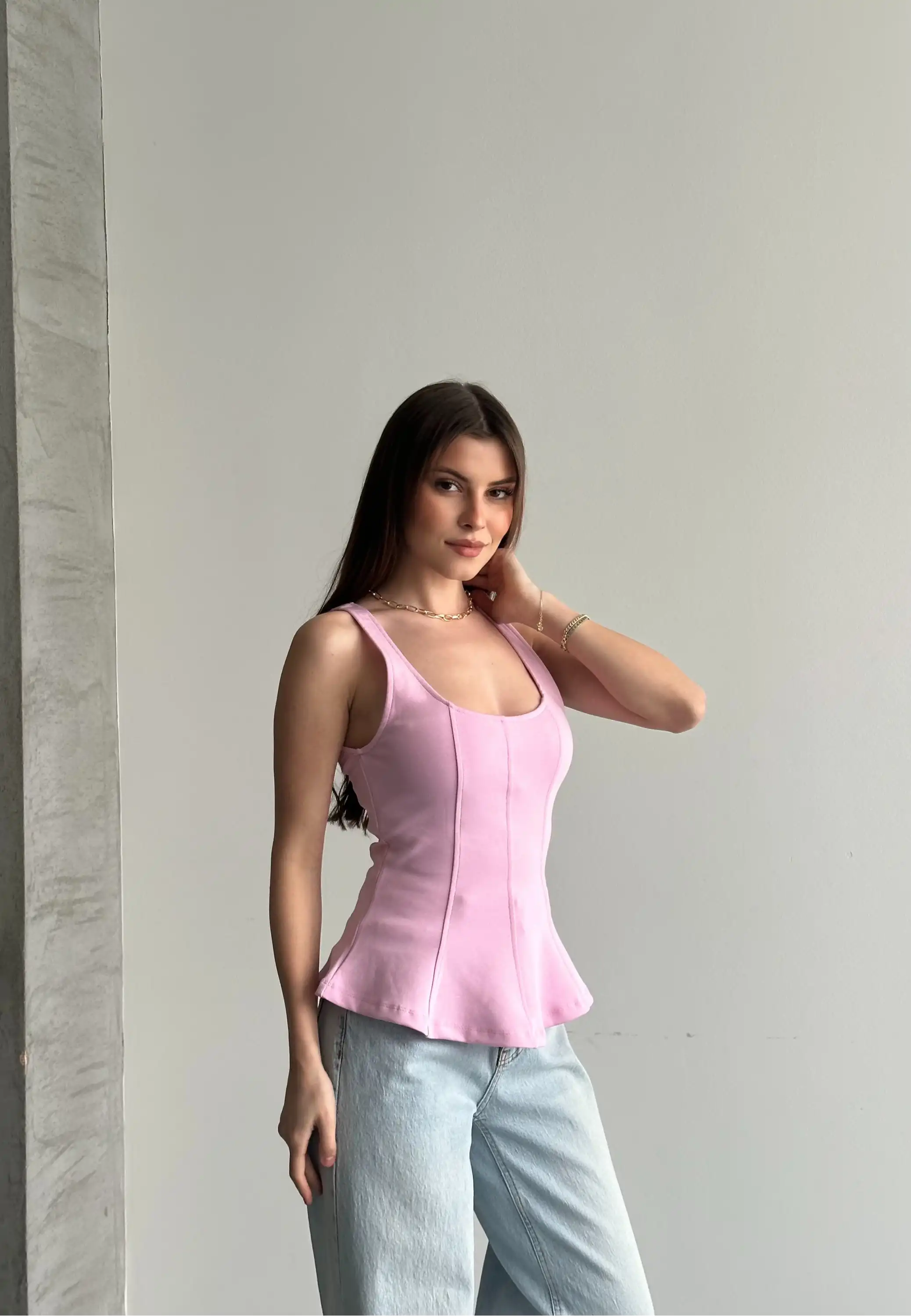 U YAKA ASKILI VOLANLI BLUZ-PEMBE