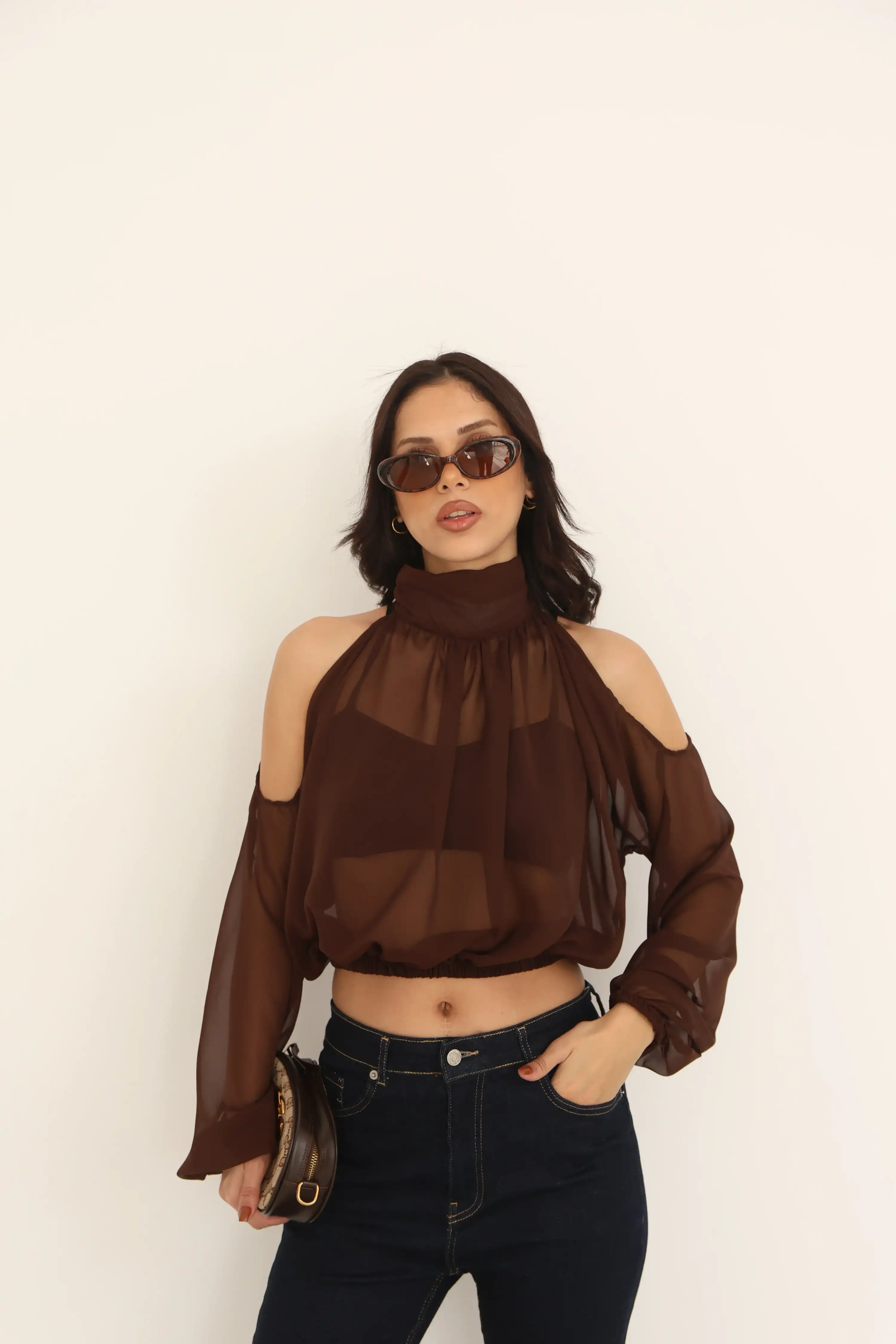 UZUN KOLLU KRUVAZE YAKA BLUZ-ACI KAHVE