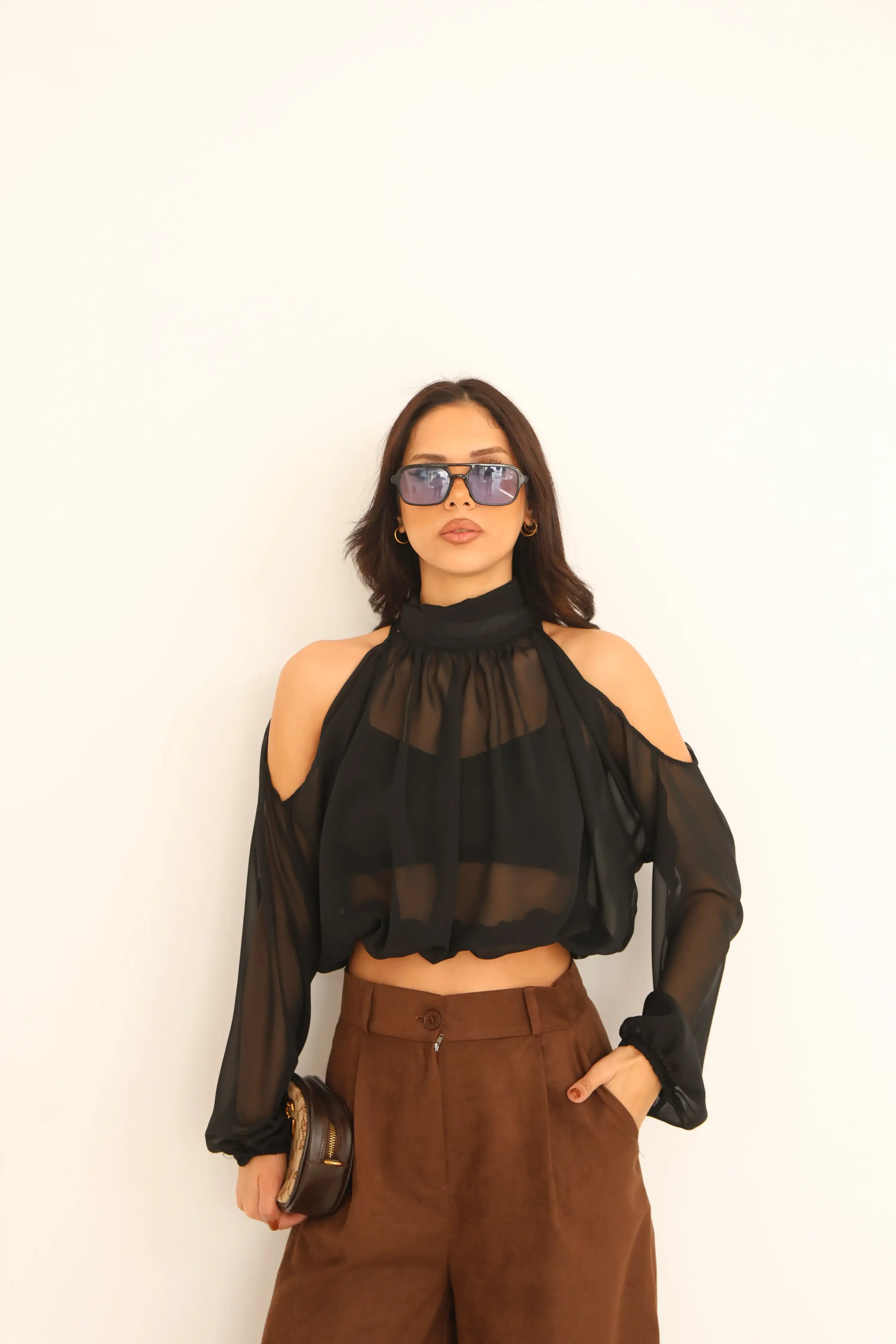 UZUN KOLLU KRUVAZE YAKA BLUZ-SİYAH