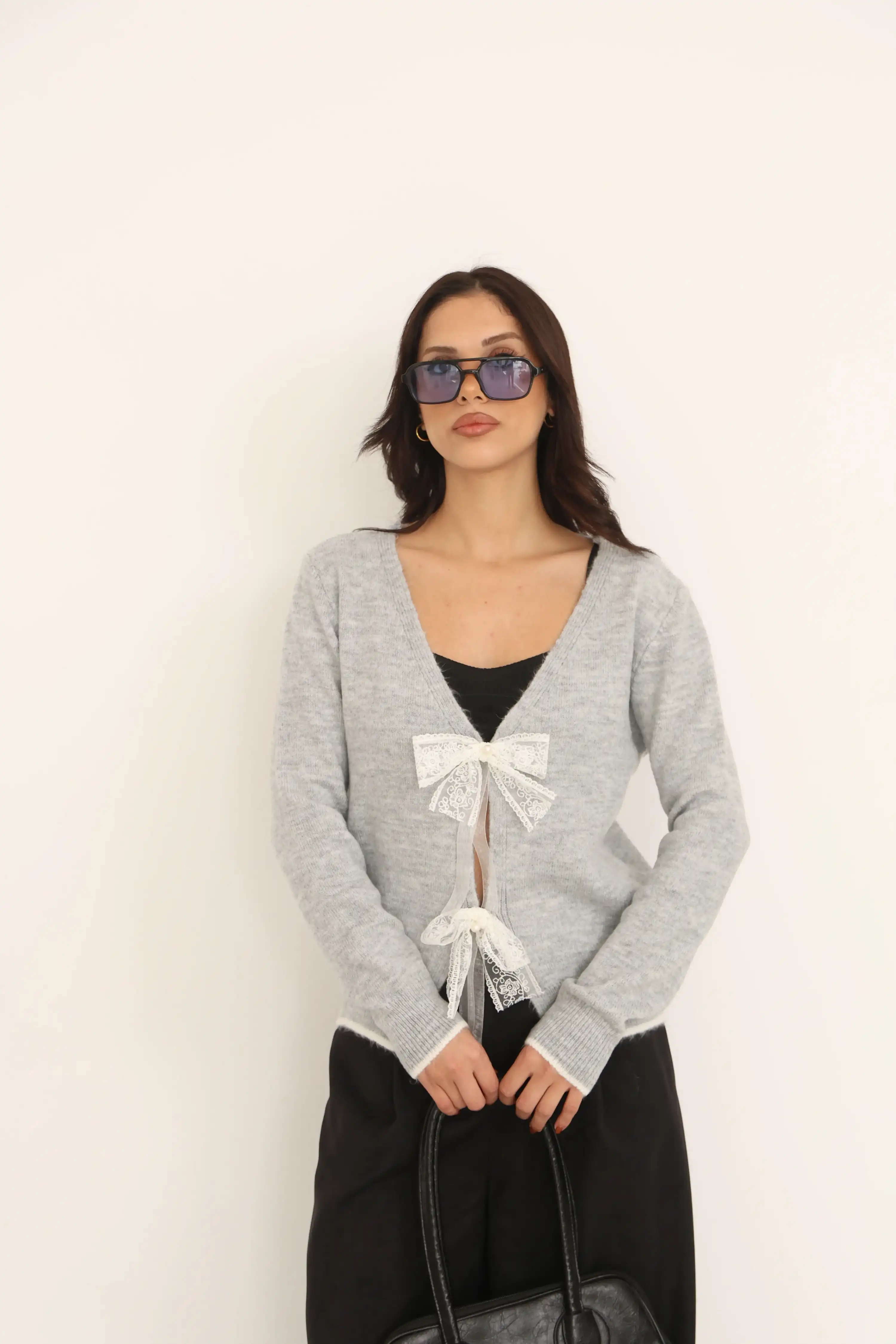 V YAKA KURDELE DETAYLI TRİKO HIRKA-GRİ