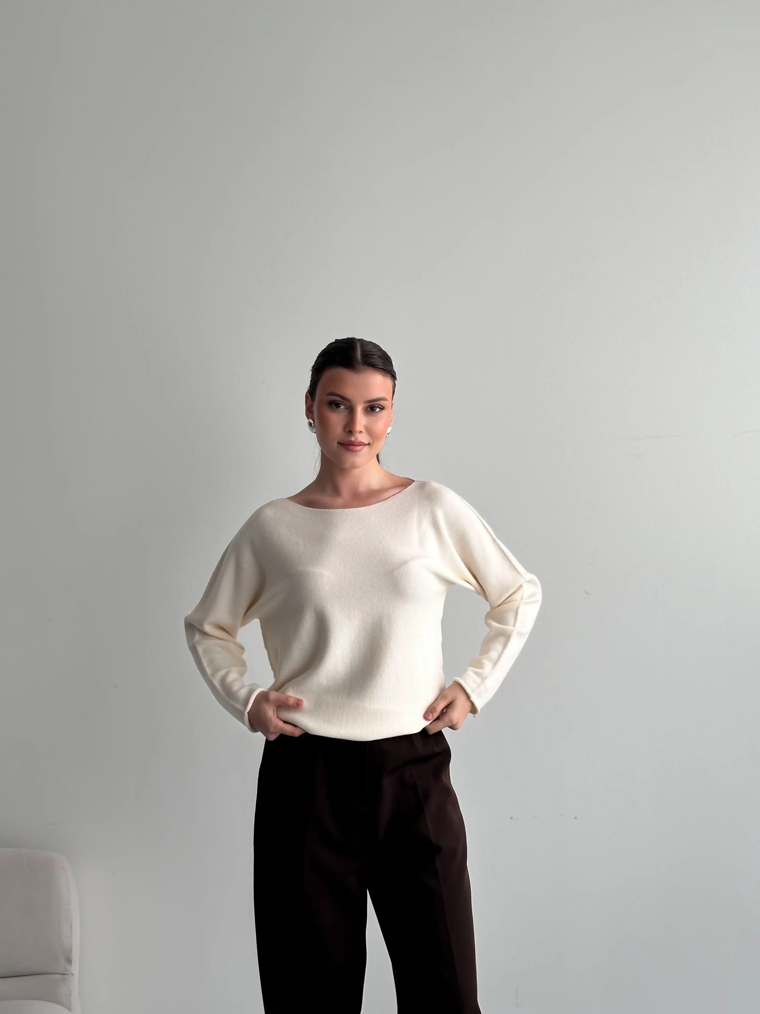 YUMUŞAK DOKULU KAYIK YAKA KAZAK-KREM