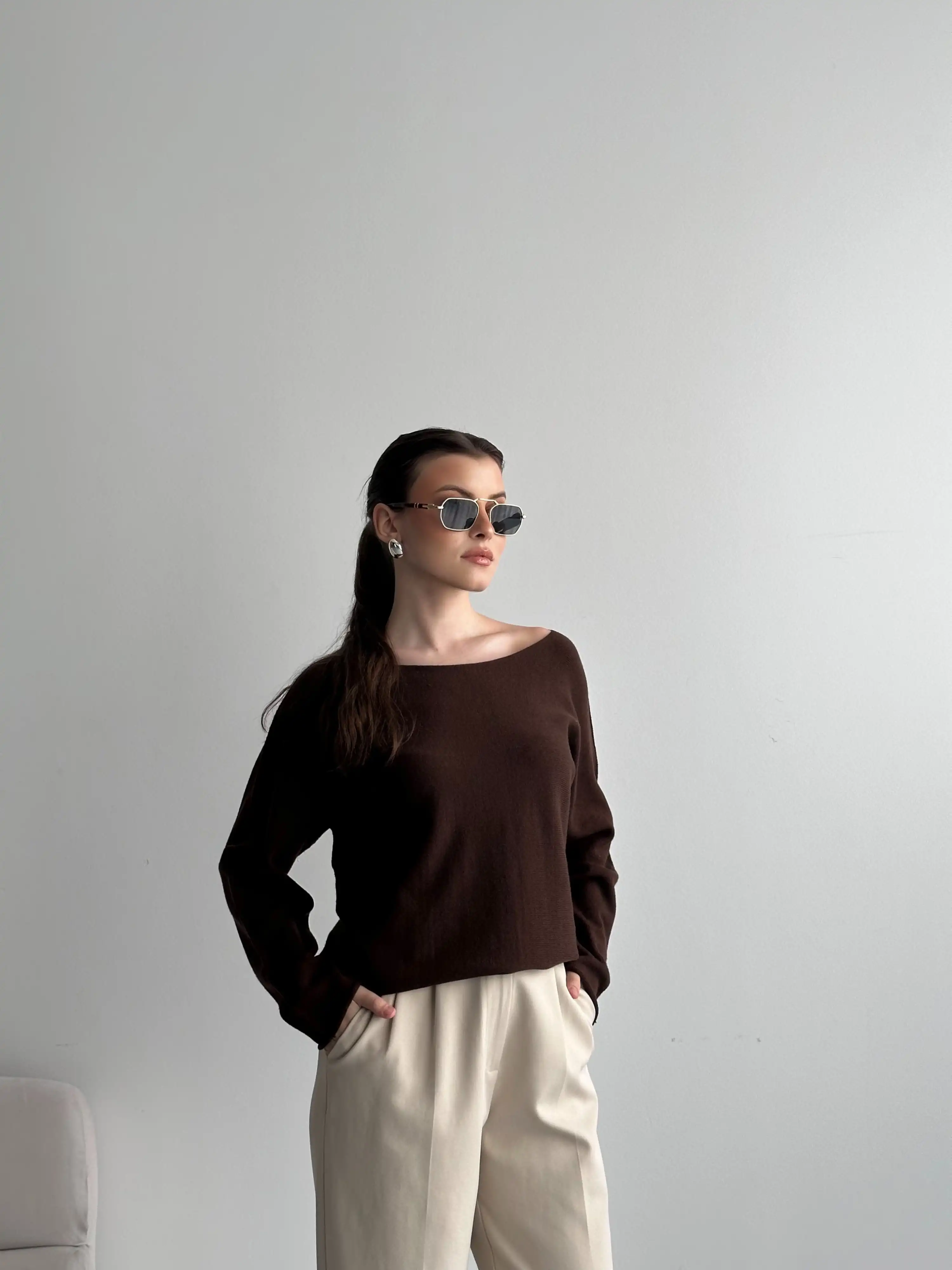 YUMUŞAK DOKULU KAYIK YAKA KAZAK-KAHVE