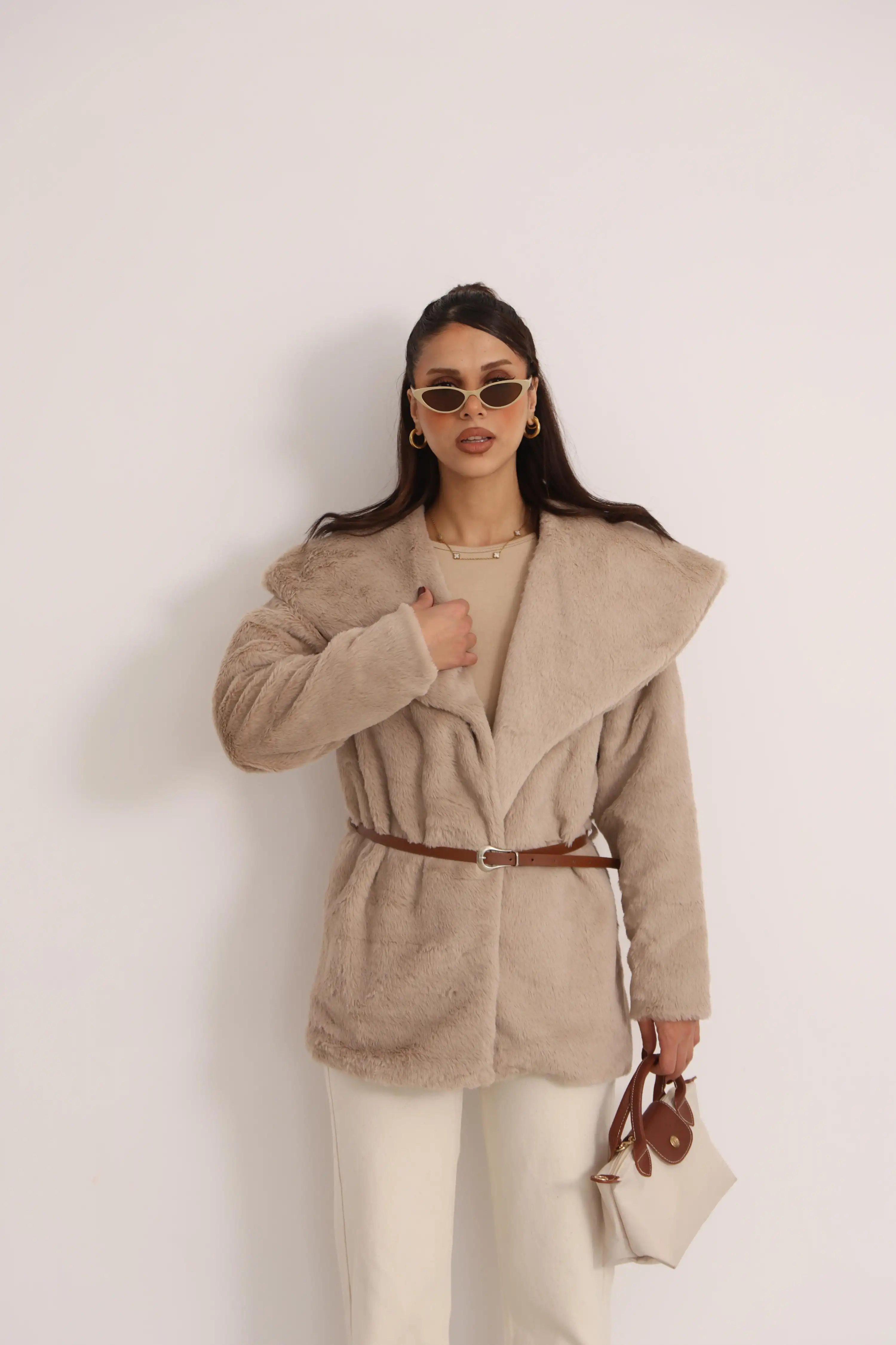 KEMERLİ KISA KÜRK CEKET-BEJ