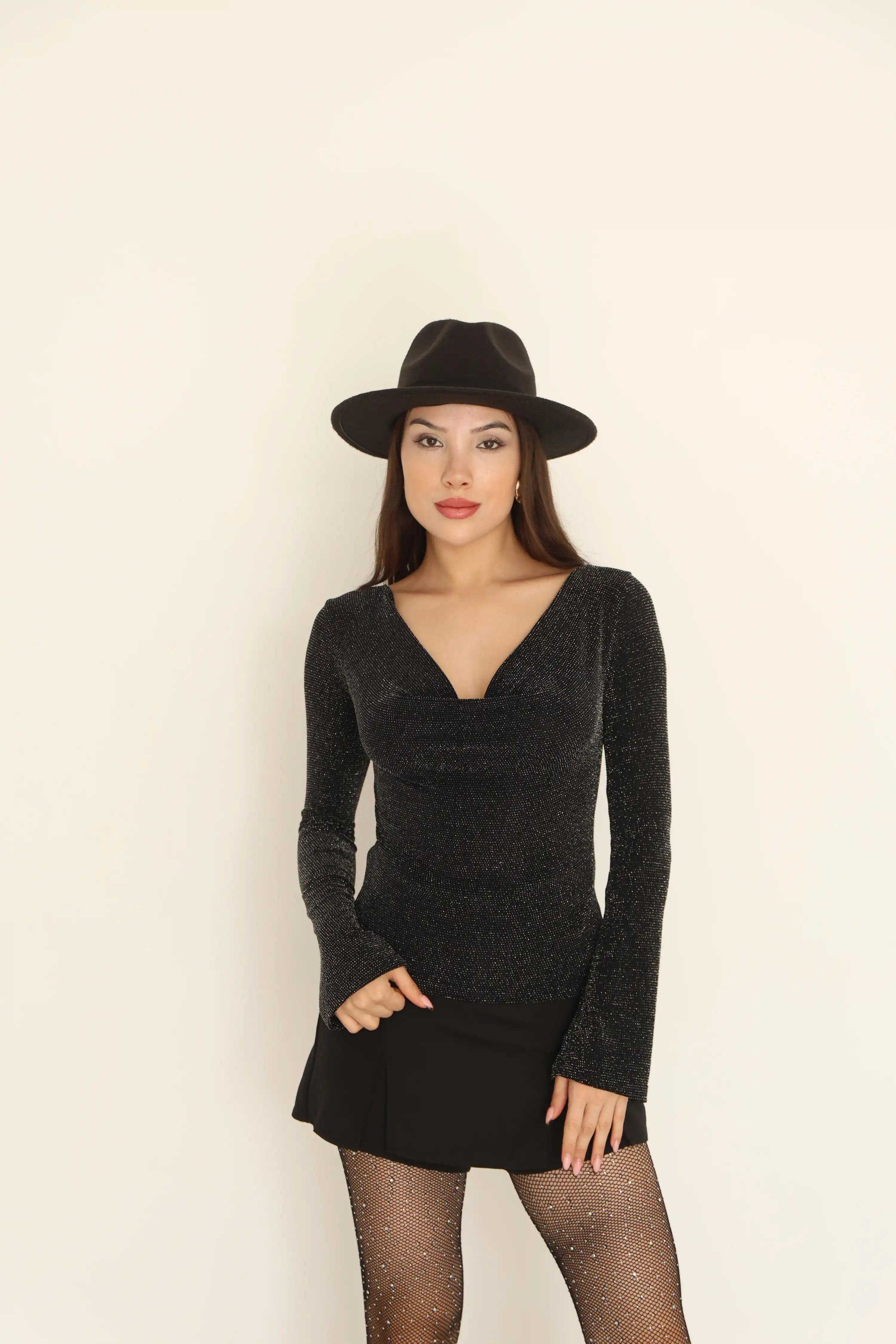 KRUVAZE YAKA SİMLİ BLUZ