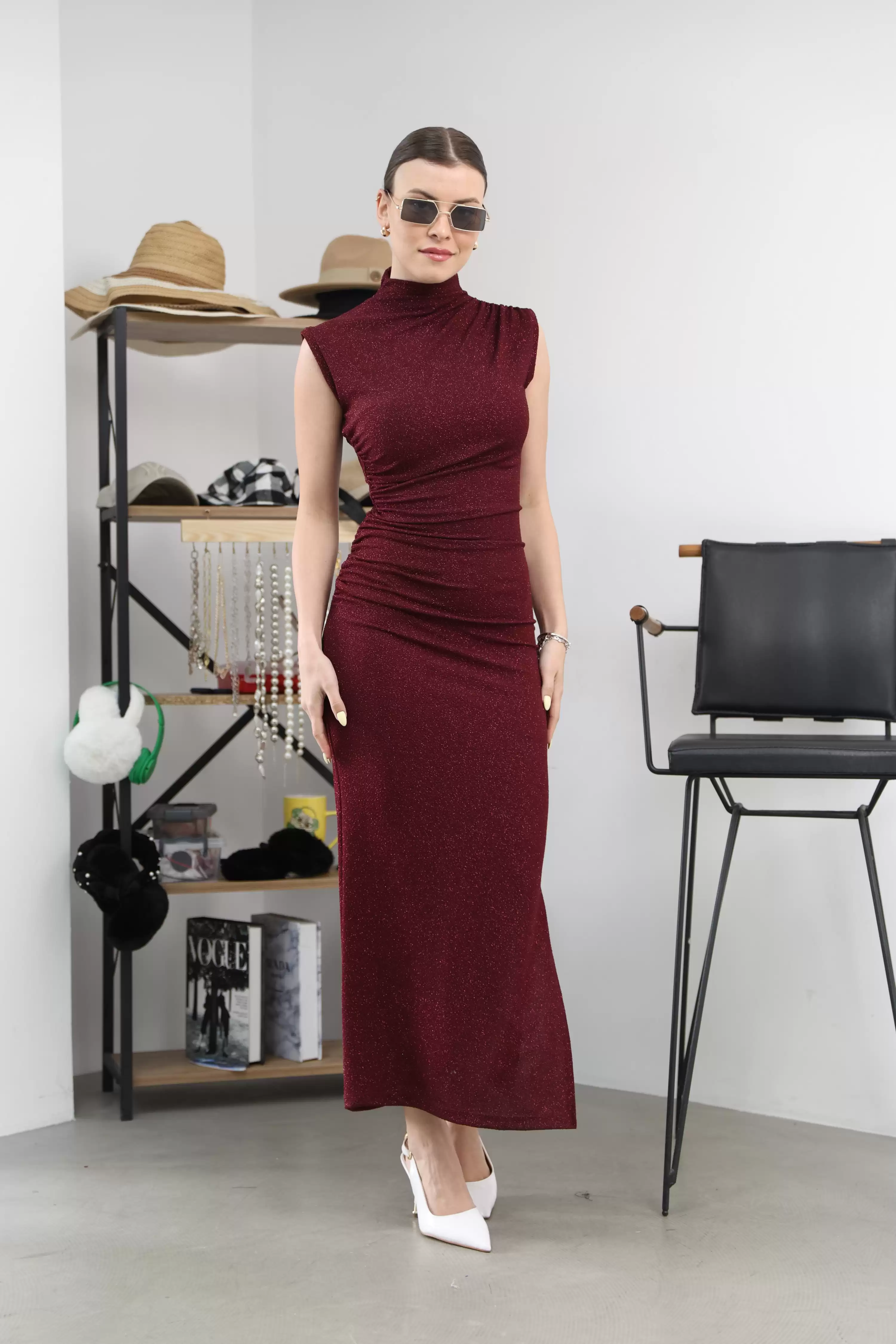 YANDAN YIRTMAÇLI SİMLİ ELBİSE-BORDO
