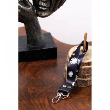 Papatya Temalı Çift Rivetli Kanca Ve Halkalı Anahtarlık