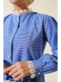 Dantel Yaka Çizgili Gömlek