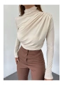 KADIN OMUZ VE BEL BÜZGÜLÜ UZUN KOLLU BLUZ