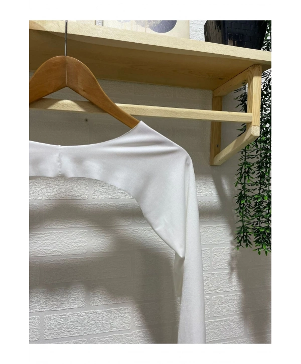 BOYUNDAN GEÇİRMELİ SIFIR YAKA KOLLUK