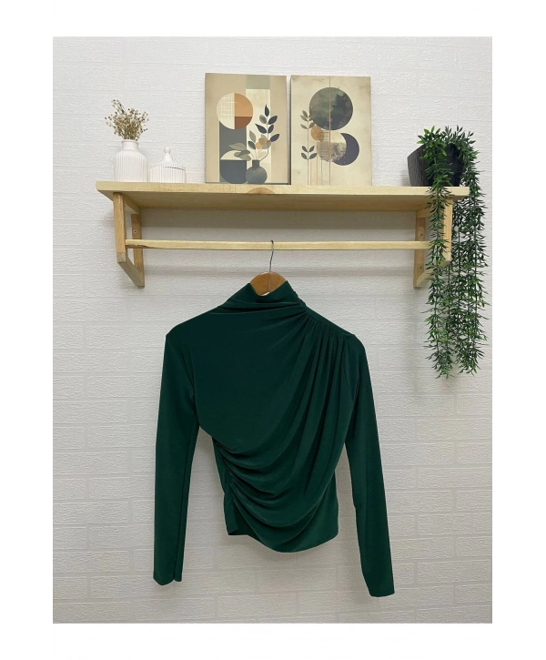 KADIN OMUZ VE BEL BÜZGÜLÜ UZUN KOLLU BLUZ