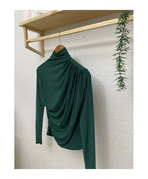 KADIN OMUZ VE BEL BÜZGÜLÜ UZUN KOLLU BLUZ