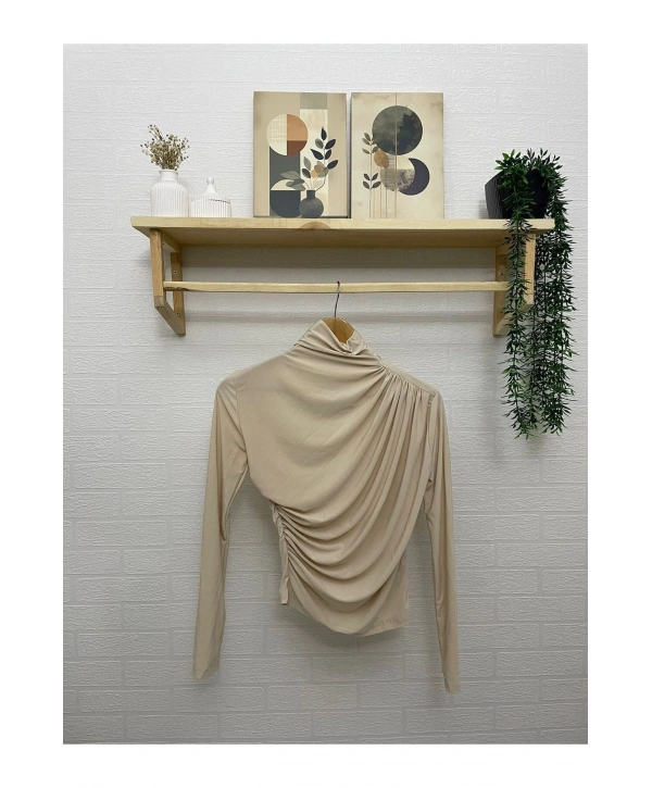 KADIN OMUZ VE BEL BÜZGÜLÜ UZUN KOLLU BLUZ