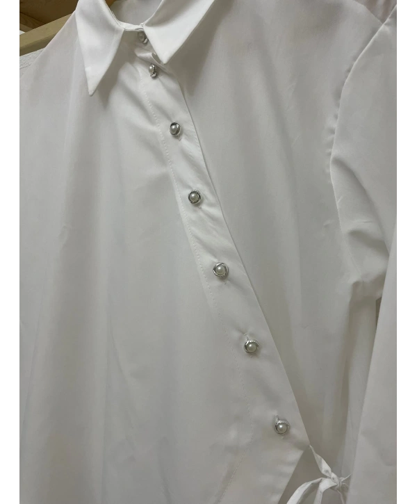 Asimetrik Kesim İnci Düğmeli Gömlek