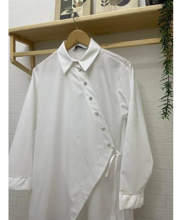 Asimetrik Kesim İnci Düğmeli Gömlek