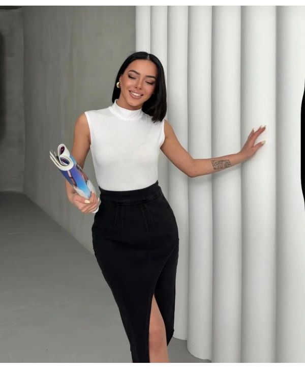 Boğazlı Yaka Kolsuz Badi - Beyaz