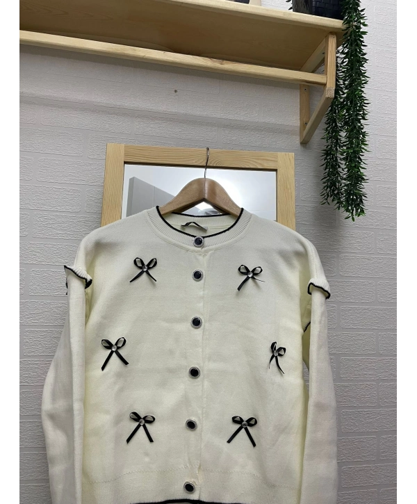 Kurdela Fiyonklu Triko Hırka - Beyaz