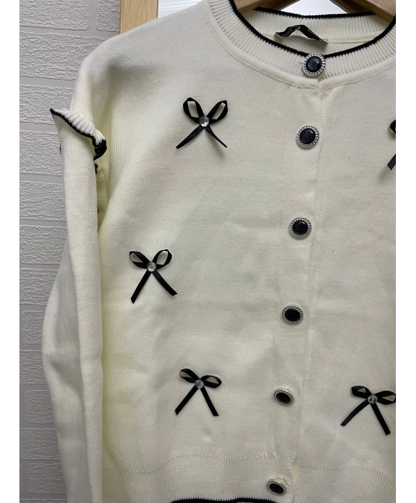 Kurdela Fiyonklu Triko Hırka - Beyaz