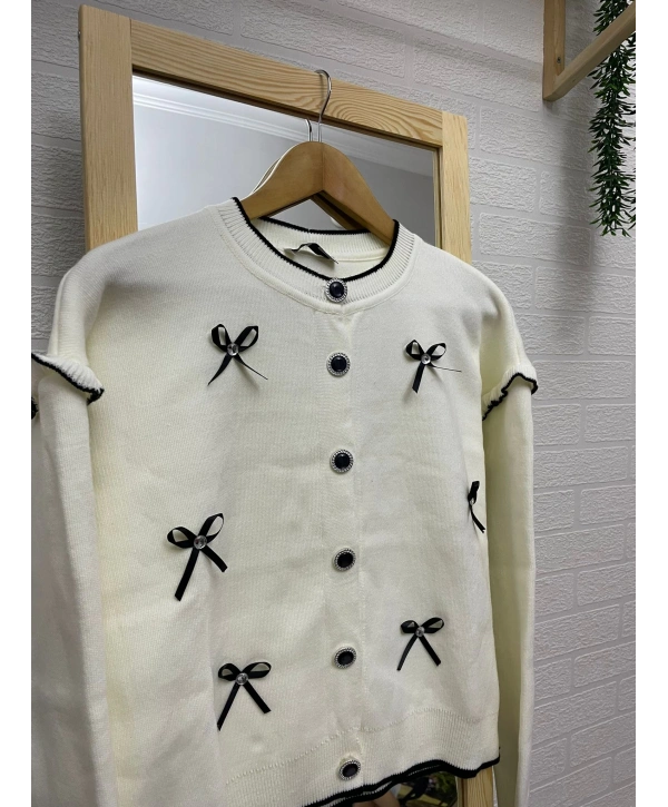 Kurdela Fiyonklu Triko Hırka - Beyaz