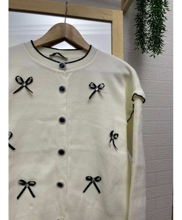 Kurdela Fiyonklu Triko Hırka - Beyaz