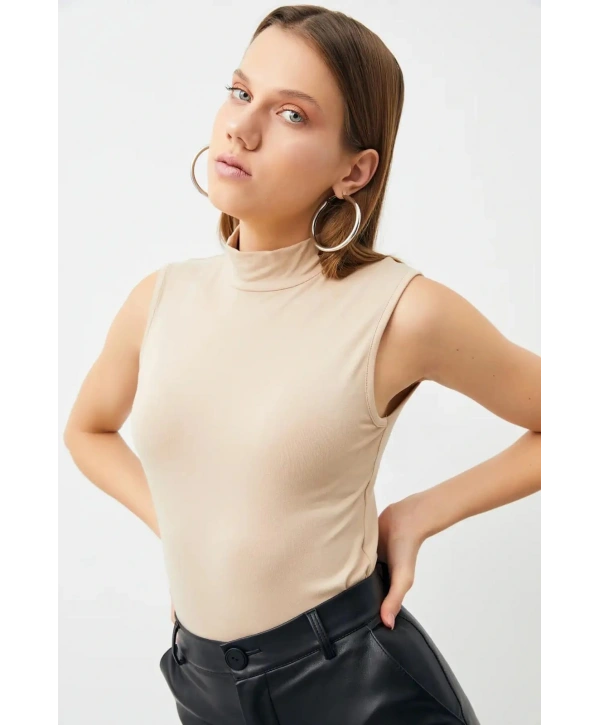 Penye Kumaş Boğazlı Badi - Bej