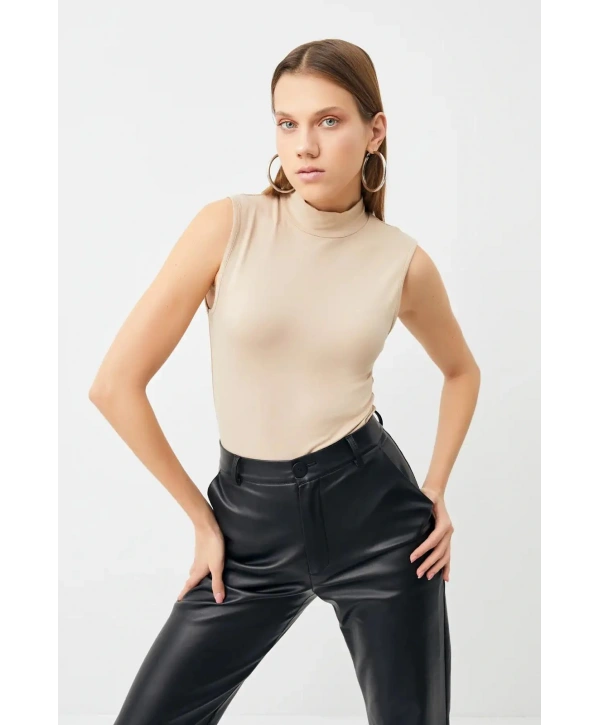 Penye Kumaş Boğazlı Badi - Bej