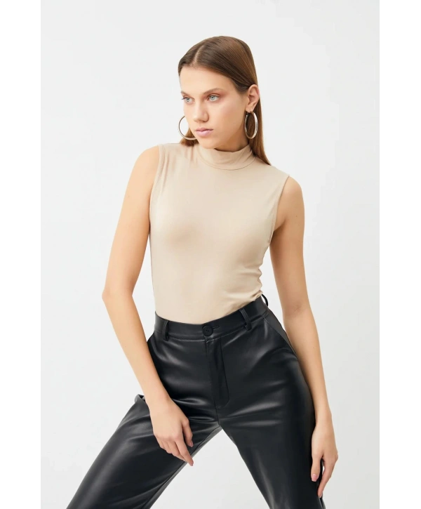 Penye Kumaş Boğazlı Badi - Bej