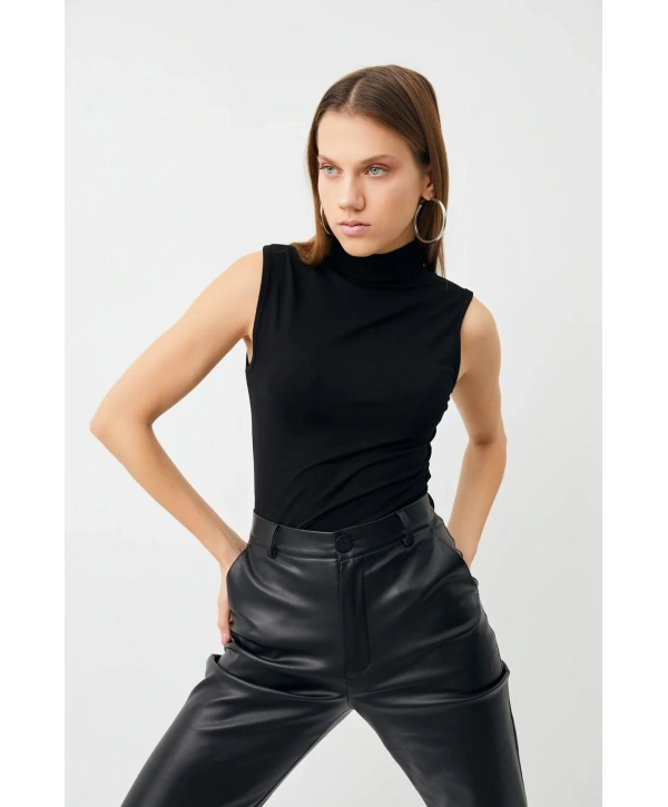 Penye Kumaş Boğazlı Badi - Siyah