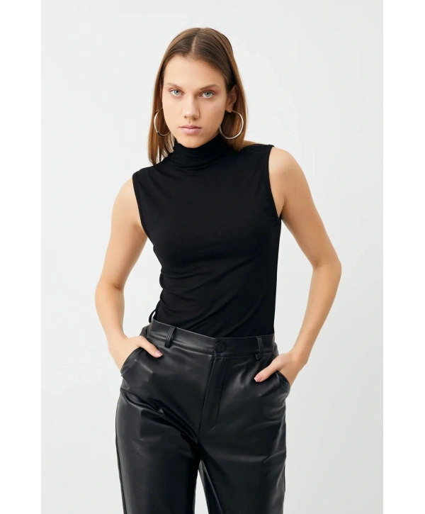 Penye Kumaş Boğazlı Badi - Siyah