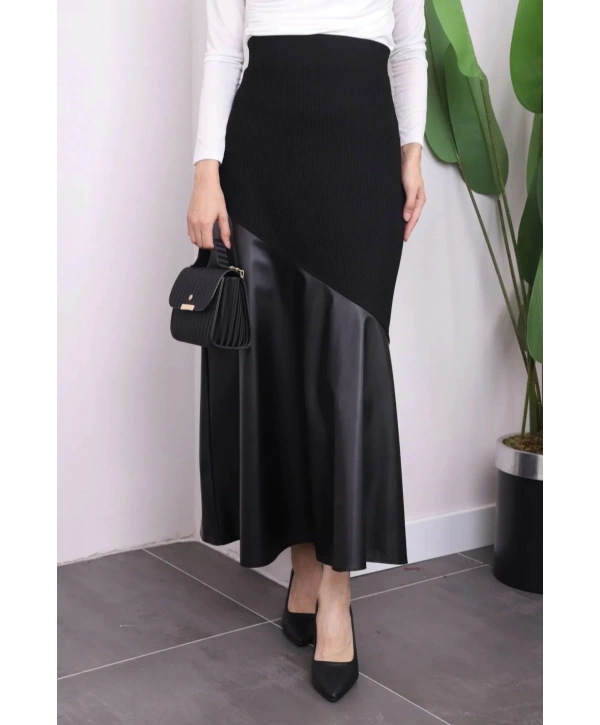 Siyah Deri Garnili Kloş Etek