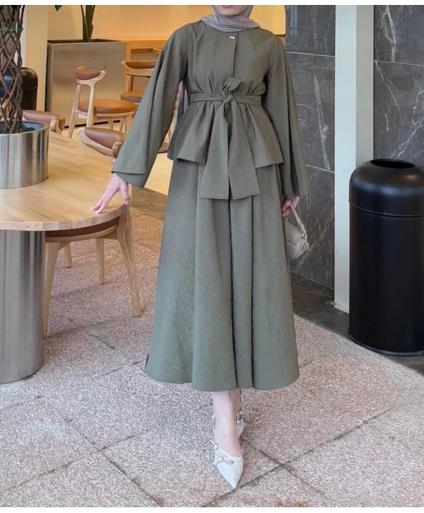 Tek Düğmeli Belden Kuşaklı Ceketli Etekli Takım - Yeşil