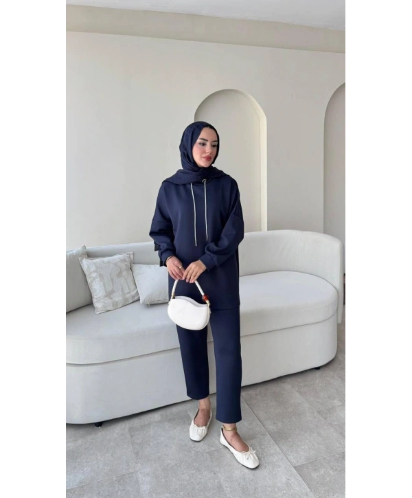 Yaka Detaylı Scuba Takım