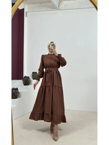 ETEĞİ FIRFIRLI KUŞAKLI ELBİSE