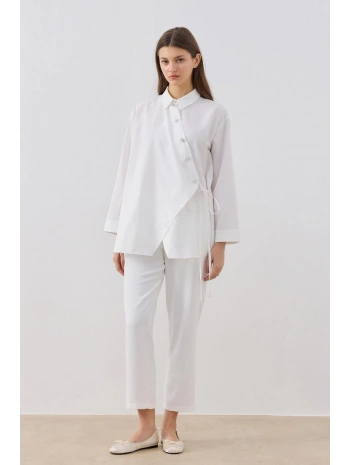 Asimetrik Kesim İnci Düğmeli Gömlek