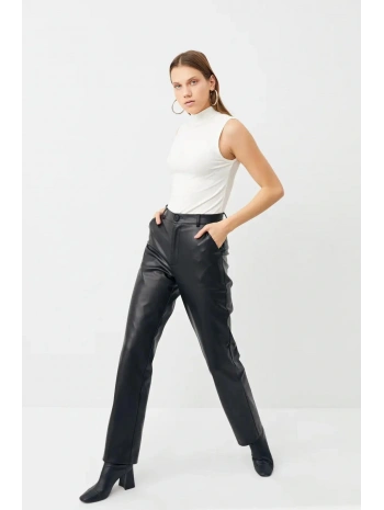 Penye Kumaş Boğazlı Badi - Beyaz