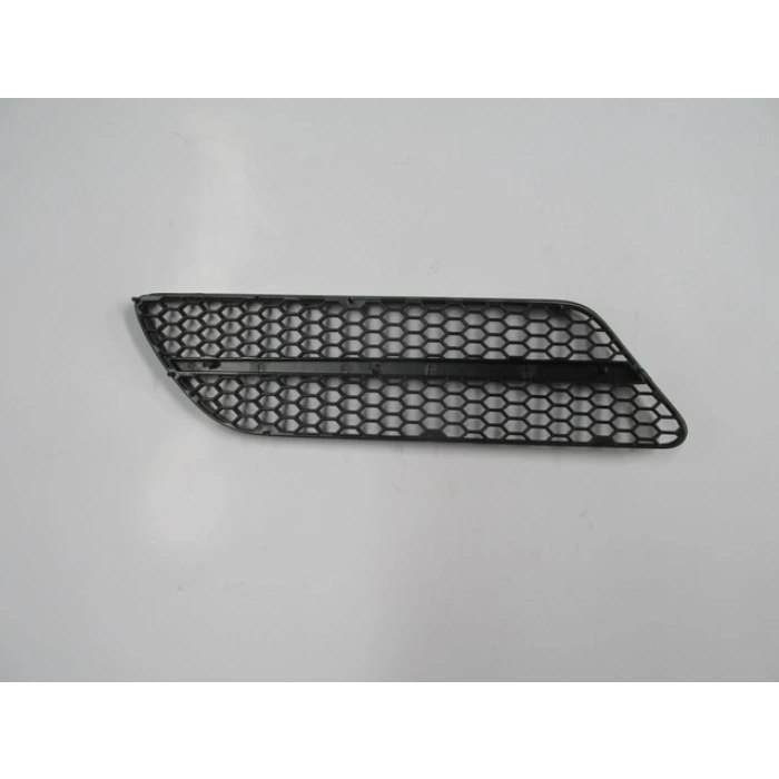 ALFA ROMEO 147- 05/09; ÖN TAMPON PANJURU SOL SİYAH (ÇITASI GÜMÜŞ GRİ) (TYG)