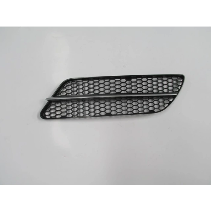 ALFA ROMEO 147- 05/09; ÖN TAMPON PANJURU SOL SİYAH (ÇITASI GÜMÜŞ GRİ) (TYG)