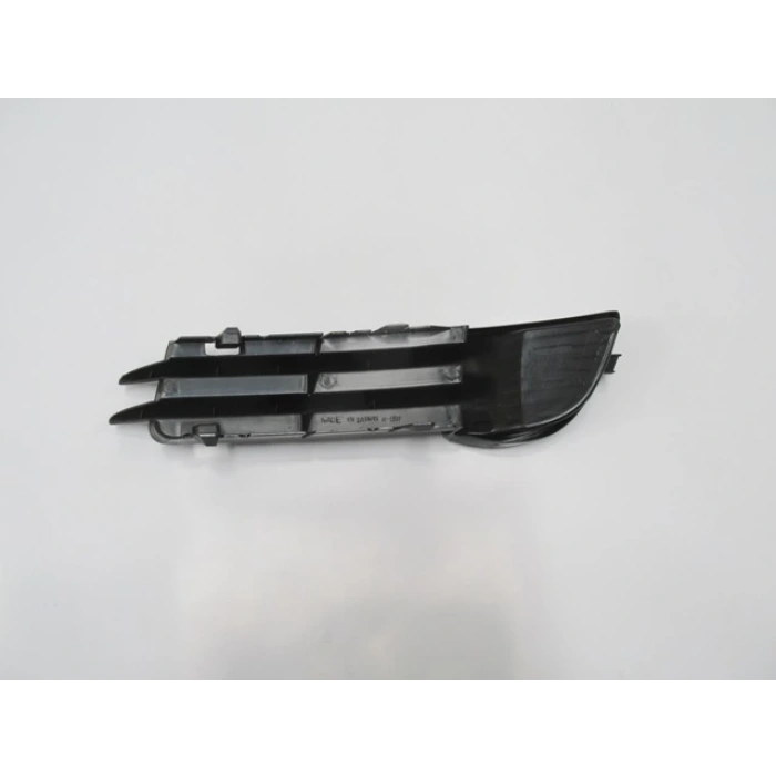 AUDI A3- 05/08; SİS LAMBA KAPAĞI SAĞ SİS DELİKSİZ SİYAH (TW)