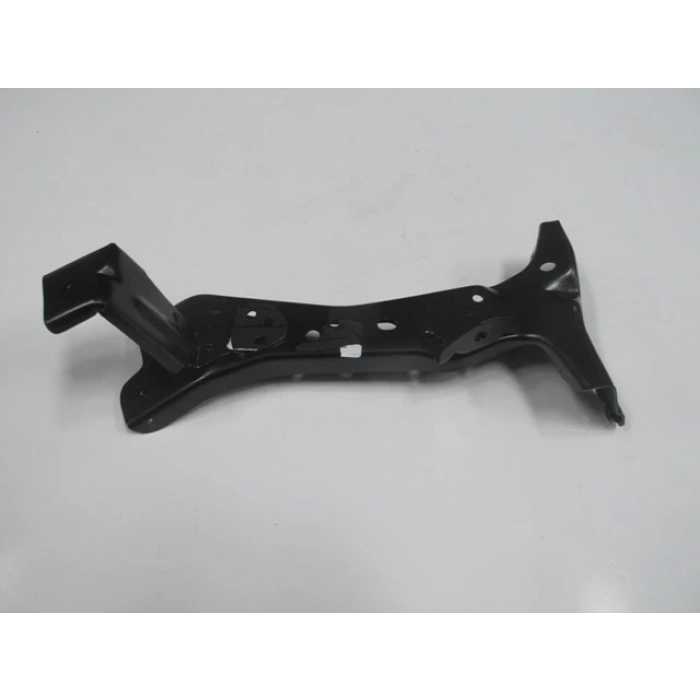 AUDI A3- SD/HB/SB- 12/16; ÖN ÇAMURLUK BRAKETİ SOL (TW)