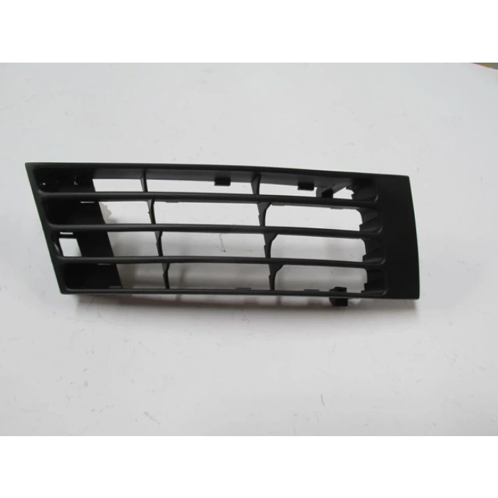 AUDI A4- 00/01; SİS LAMBA KAPAĞI SAĞ SİYAH (TYG)